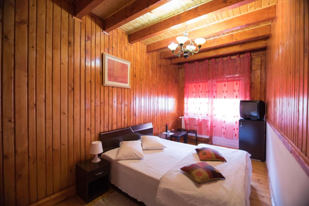 Casa Domneasca Villa Baia de Fier Ngoại thất bức ảnh